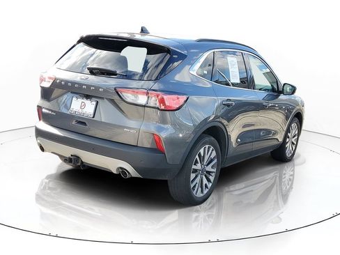 Used 2022 Ford Escape Titanium w/ Class II Trailer Tow Package AWD/4WD image 4