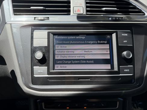 Used 2022 Volkswagen Tiguan S FWD image 22