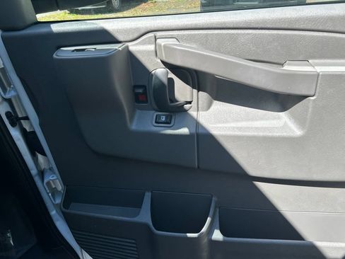 Used 2024 GMC Savana 2500 w/ Driver Convenience Package RWD image 28