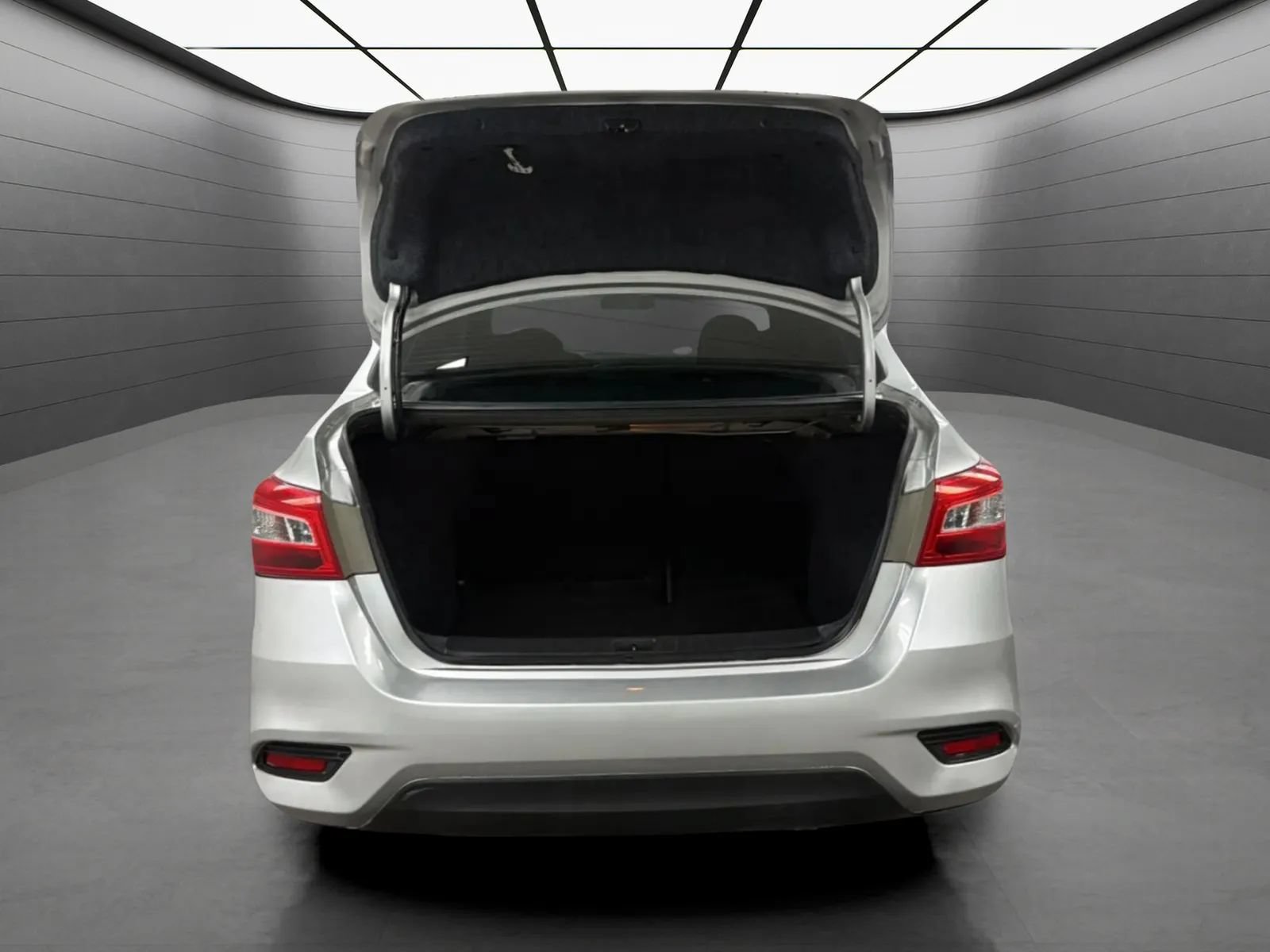 Used 2018 Nissan Sentra S FWD image 9