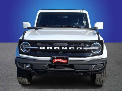 Used 2025 Ford Bronco Outer Banks AWD/4WD image 2