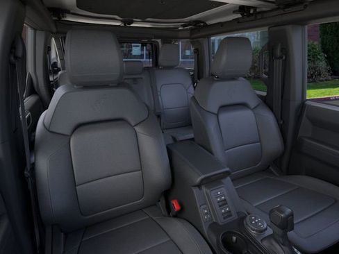 New 2025 Ford Bronco Badlands image 10