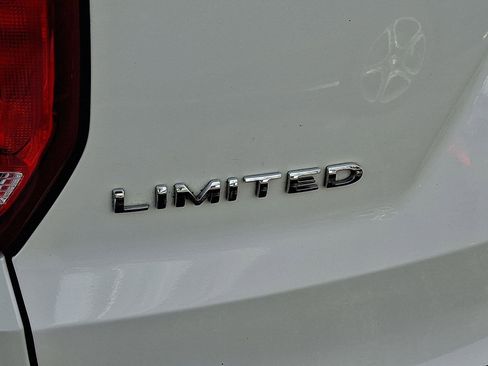 Used 2017 Ford Explorer Limited w/ Equipment Group 303A image 32