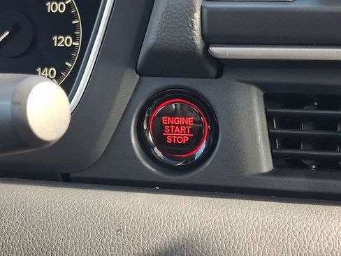 Used 2025 Honda Pilot Touring image 27