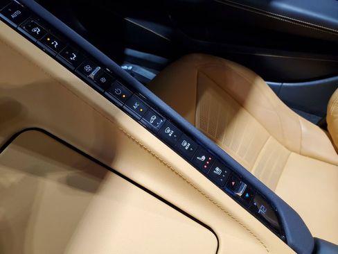 Used 2020 Chevrolet Corvette Stingray Preferred Cpe w/ 2LT Preferred Equipment Group image 28