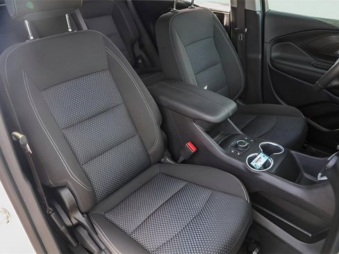 Used 2023 GMC Terrain SLE w/ Driver Convenience Package image 33