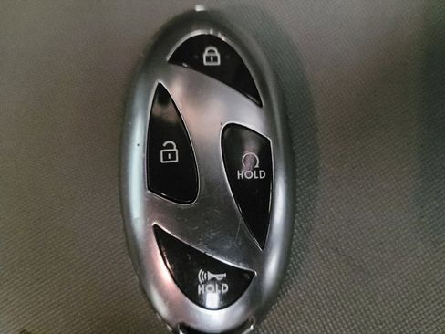 Used 2024 Hyundai Elantra SEL image 32