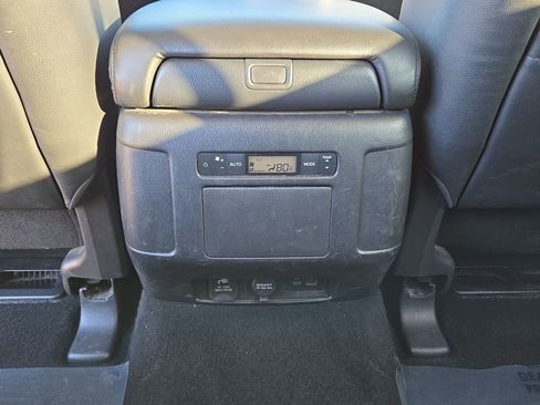 Used 2024 Nissan Armada SL image 18