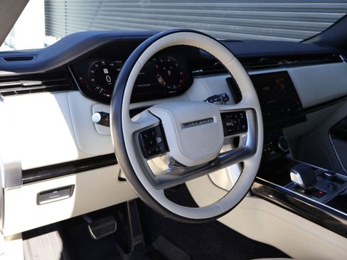 Used 2023 Land Rover Range Rover SE AWD/4WD image 12