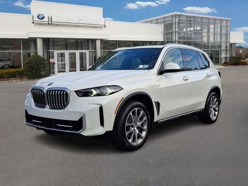 Used 2024 BMW X5 xDrive40i w/ Parking Assistance Package AWD/4WD image 1