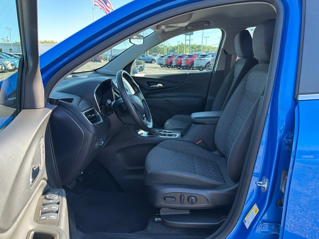 Used 2024 Chevrolet Equinox LT AWD/4WD image 28