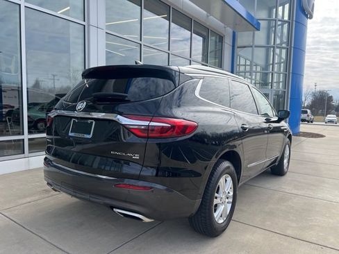 Used 2018 Buick Enclave Essence w/ Trailering Package image 4