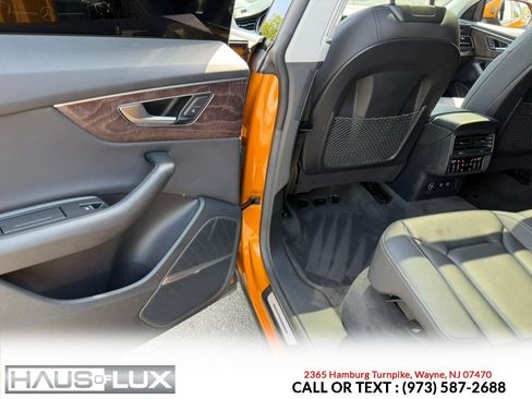 Used 2019 Audi Q8 Premium Plus w/ Premium Plus AWD/4WD image 11