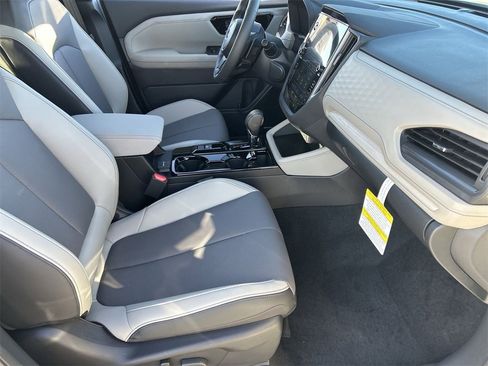 New 2026 Subaru Forester Limited image 8