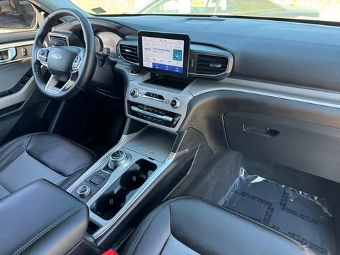 Used 2023 Ford Explorer XLT w/ Equipment Group 202A image 21