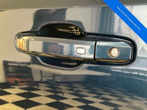 Used 2021 Chevrolet Silverado 1500 LT w/ Z71 Off-Road Package image 10