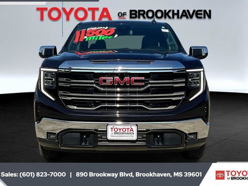 Used 2024 GMC Sierra 1500 SLT AWD/4WD image 3