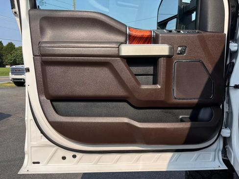 Used 2018 Ford F350 King Ranch w/ King Ranch Ultimate Package AWD/4WD image 16
