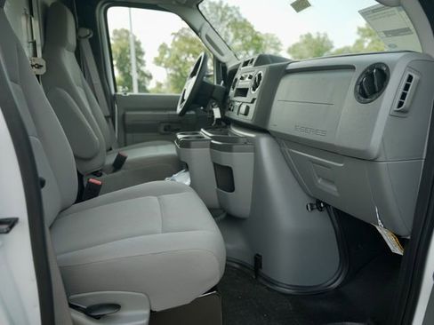 New 2025 Ford E-450 and Econoline 450 Super Duty w/ Driver's Safety Package image 8