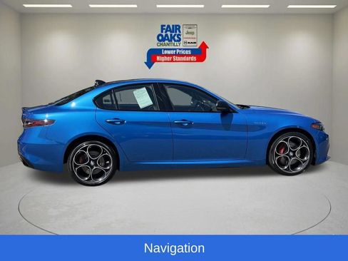 Used 2024 Alfa Romeo Giulia Veloce AWD/4WD image 7