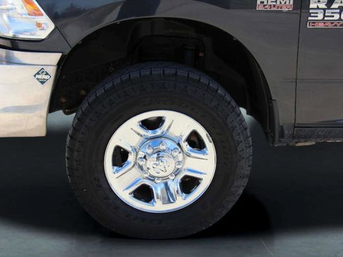 Used 2018 RAM 3500 SLT w/ Protection Group AWD/4WD image 10