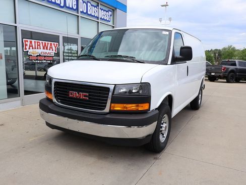 New 2026 GMC Savana 2500 w/ Enhanced Convenience Package RWD image 7