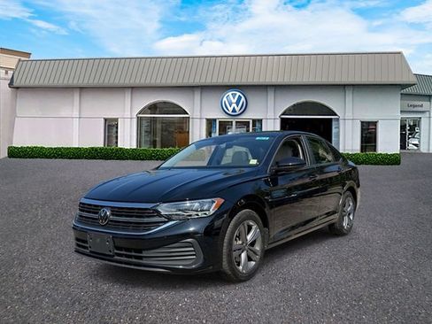 Used 2023 Volkswagen Jetta SE FWD image 1