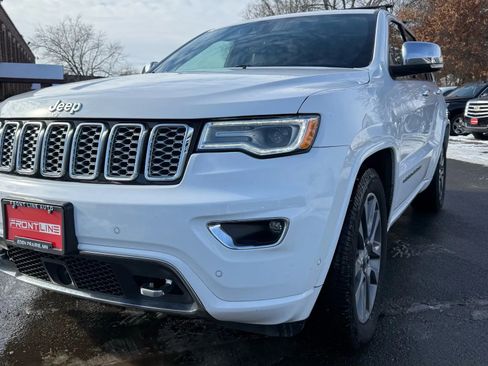 Used 2017 Jeep Grand Cherokee Overland w/ Jeep Active Safety Group image 16