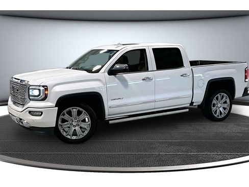 Used 2017 GMC Sierra 1500 Denali w/ Denali Ultimate Package AWD/4WD image 16