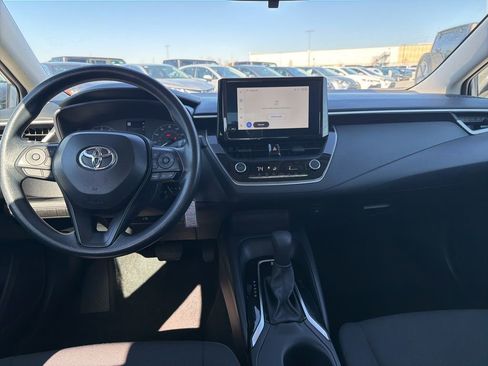 Used 2025 Toyota Corolla LE image 20