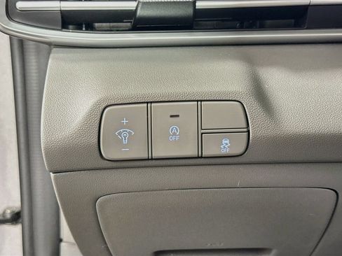 Used 2024 Hyundai Elantra SE FWD image 10
