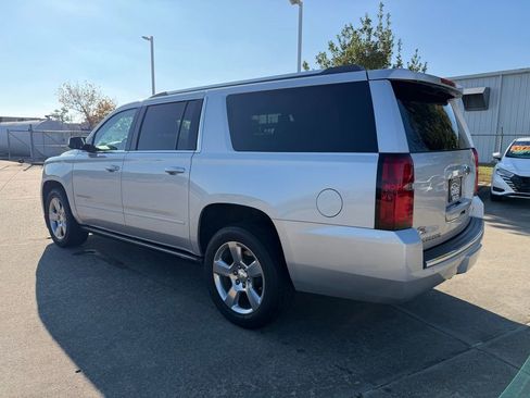 Used 2018 Chevrolet Suburban Premier image 3
