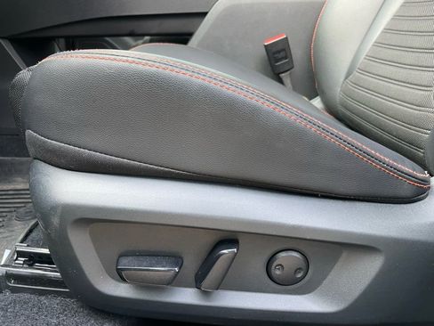 Used 2025 Nissan Rogue SV image 11