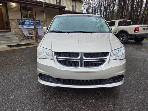 Used 2016 Dodge Grand Caravan SXT w/ Rear Park Assist Package FWD image 8