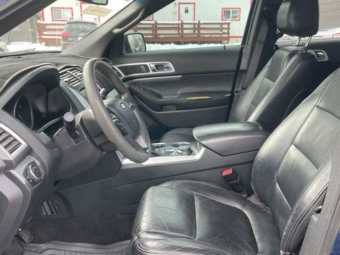 Used 2012 Ford Explorer XLT image 2