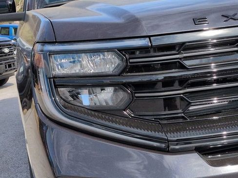 New 2025 Ford Expedition Platinum w/ Stealth Performance Package image 9