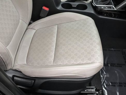 Used 2023 Kia Seltos EX image 38