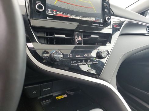 Used 2023 Toyota Camry SE w/ Cold Weather Package image 27