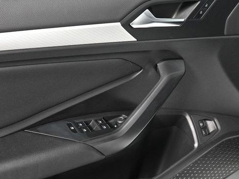 Used 2021 Volkswagen Jetta SE image 6