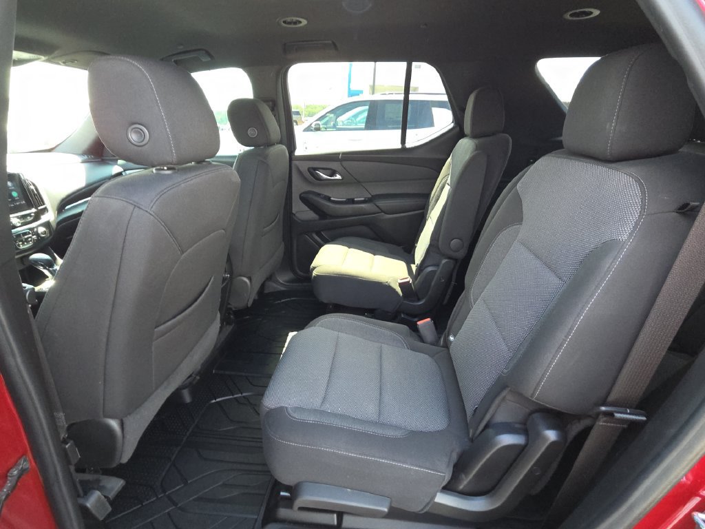 Used 2023 Chevrolet Traverse LT w/ LPO, Floor Liner Package AWD/4WD image 28