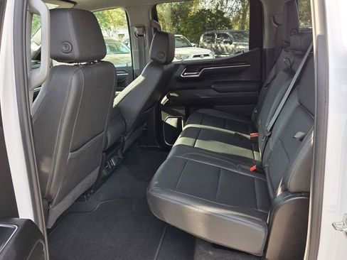 Used 2025 GMC Sierra 1500 SLT image 13