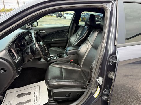 Used 2019 Dodge Charger SXT image 9