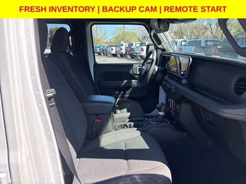 Used 2025 Jeep Wrangler Unlimited Rubicon image 14