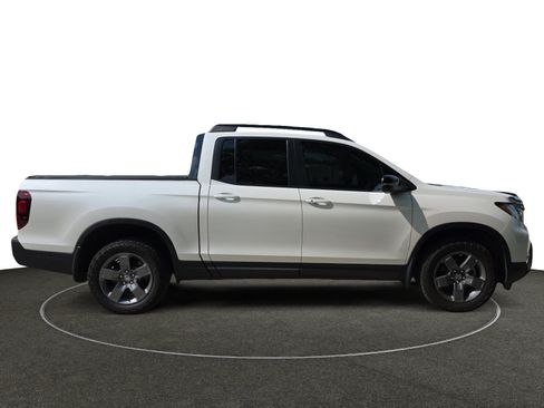 Used 2025 Honda Ridgeline TrailSport image 7