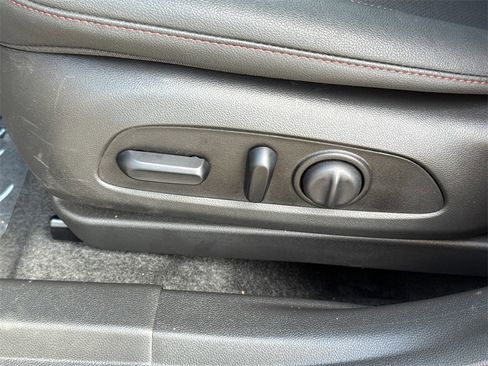 Used 2026 Chevrolet Trax RS image 27