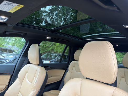 Used 2019 Volvo XC90 T6 Momentum w/ Advanced Package AWD/4WD image 17