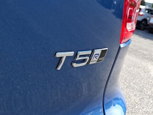 Used 2020 Volvo XC40 T5 R-Design image 35