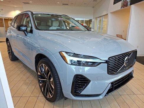 Certified 2026 Volvo XC60 T8 Ultra w/ Protection Package Premier image 5