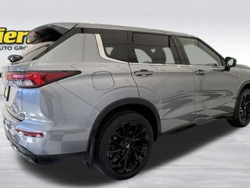 Used 2023 Mitsubishi Outlander SE AWD/4WD image 9