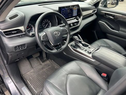 Used 2020 Toyota Highlander Limited AWD/4WD image 17